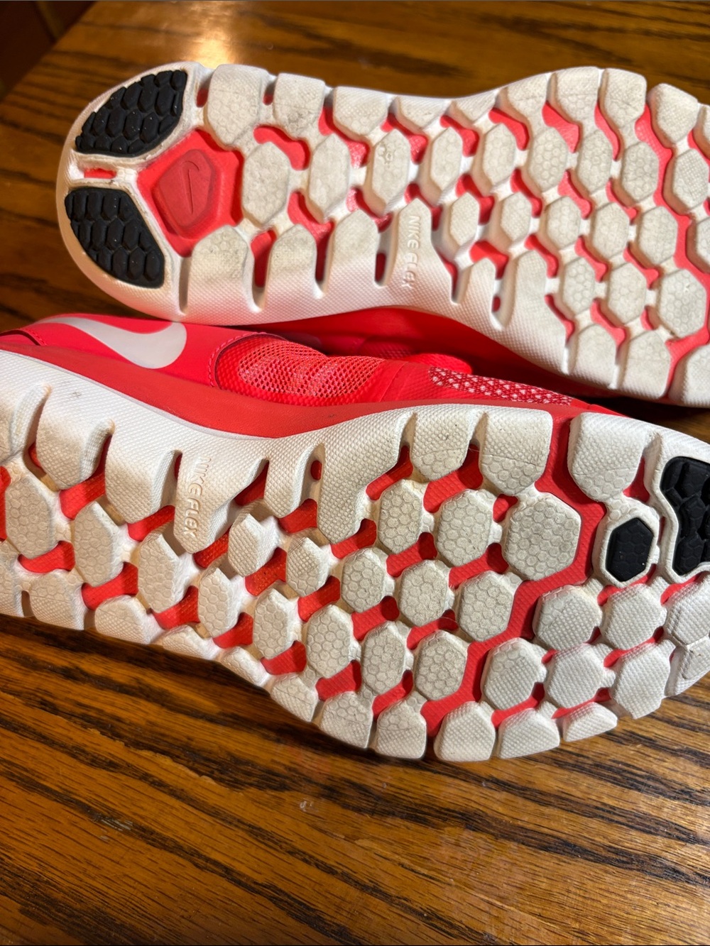 Nike Women's Red and White Athletic Training Sneakers - Picture 5 of 6